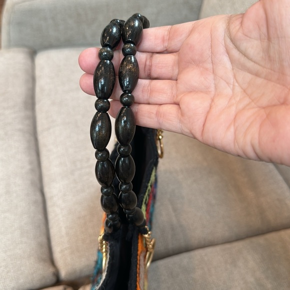 Cottage Core Granny needlepoint crochet vintage handbag with wood handles - Picture 10 of 10